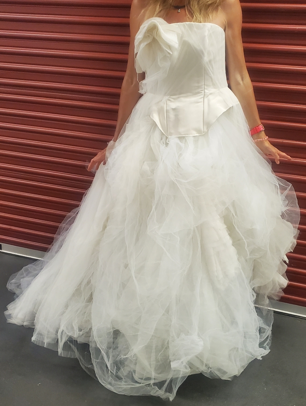 Vera Wang Jocelyn Chic Strapless Tulle White Peplum Ball Gown Wedding Dress 6 /8